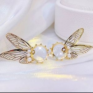 14k gold plated butterfly earrings clear stone and pearls laminated gold